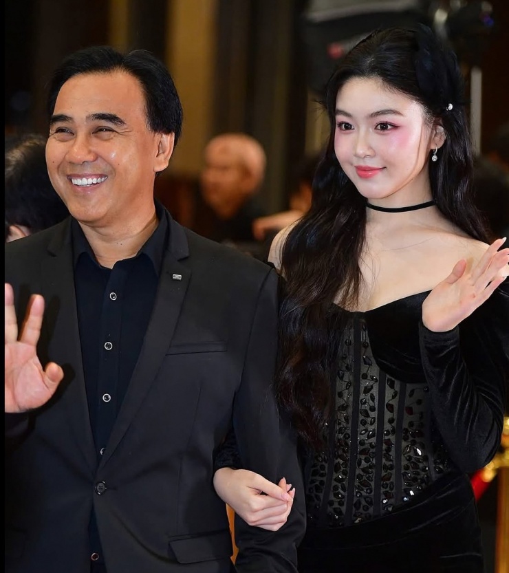 Lọ Lem tên thật Mai Thảo Linh, sinh năm 2006, là con gái đầu của Quyền Linh và doanh nhân Dạ Thảo. Từ nhỏ, cô đã được khán giả chú ý khi thỉnh thoảng xuất hiện cùng cha trong các chương trình truyền hình và hoạt động thiện nguyện. Khi trưởng thành, Lọ Lem càng nhận được sự quan tâm bởi ngoại hình nổi bật, chiều cao ấn tượng cùng phong cách thanh lịch, nhẹ nhàng.