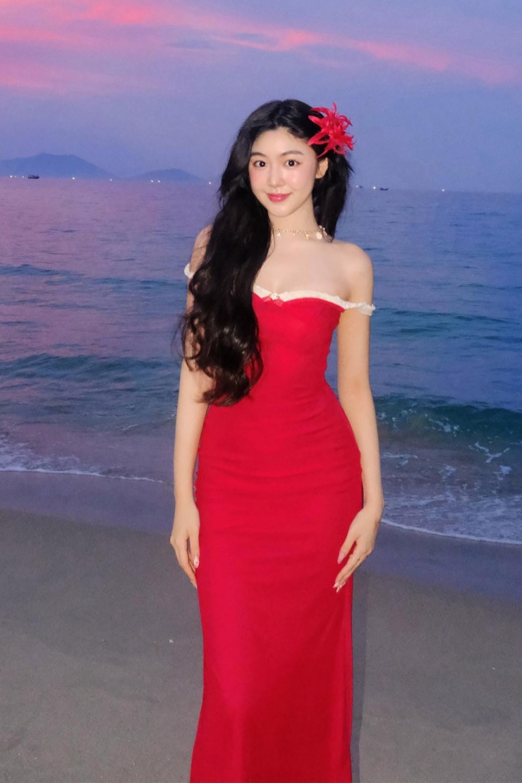 Lọ Lem cao 1,73 m, thường được khen dung mạo nổi bật như hoa hậu. Cô hướng đến phong cách thời trang nữ tính, trẻ trung, khéo tôn lợi thế hình thể, trong khi lối makeup nhẹ nhàng cũng phù hợp gương mặt thanh tú.