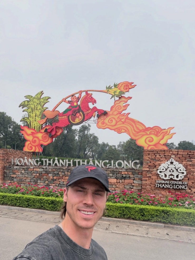 Tay vợt pickleball top 4 thế giới thăm thú Hà Nội, check in Ba Vì - 1