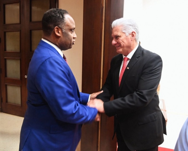 Chủ tịch Cuba&nbsp;Miguel Díaz-Canel tiếp đón nghị sĩ Mỹ Jonathan L. Jackson. Ảnh: X