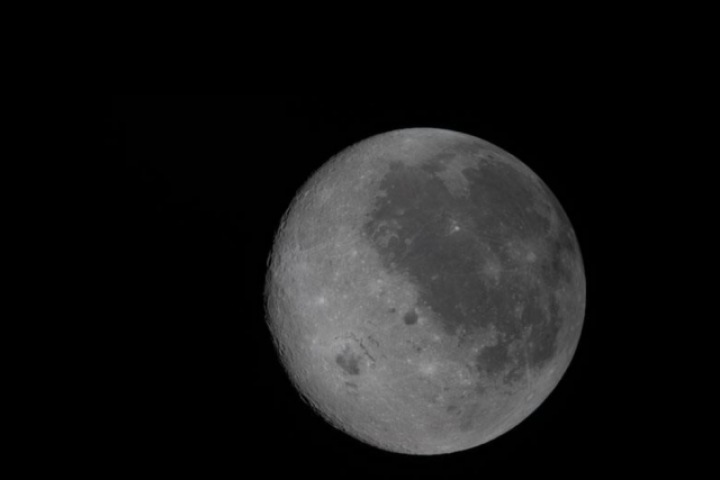 NASA công bố ảnh 'độc' từ Artemis II, cận cảnh vùng sáng - tối của Mặt Trăng