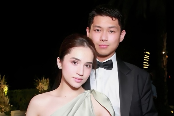 Ảnh sao 7/4: Em trai và em dâu tương lai của Tiên Nguyễn tình tứ bên nhau