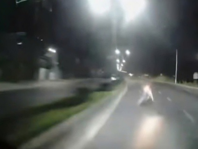 CLIP: Khoảnh khắc xe máy lao vào xe khách, người đàn ông tử vong tại chỗ