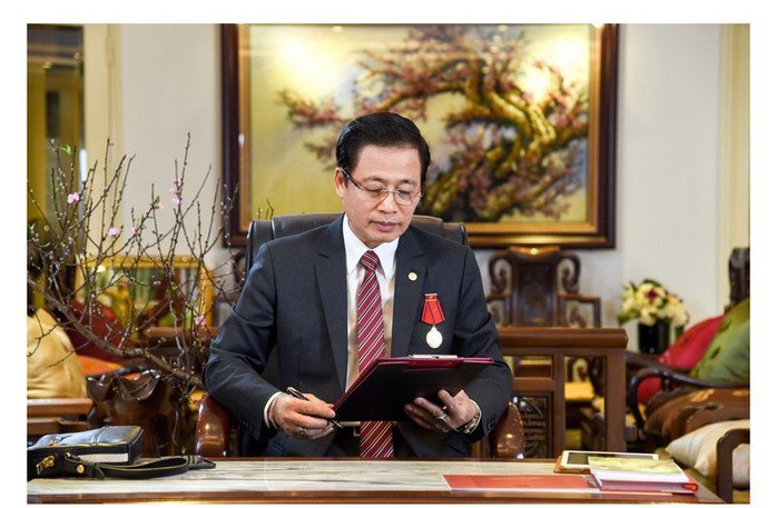 Ông Vũ Minh Châu, ông chủ Bảo Tín Minh Châu, khi chưa bị khởi tố. Ảnh: BTMC