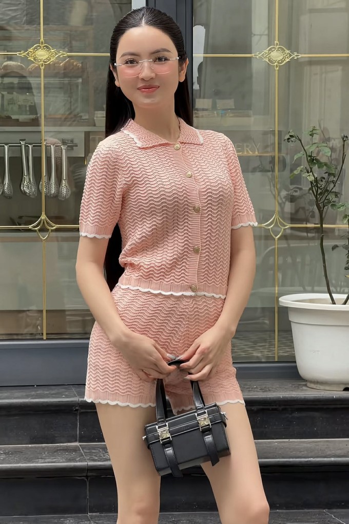 Trang phục bị chê khó có tính ứng dụng của Chu Thanh Huyền.