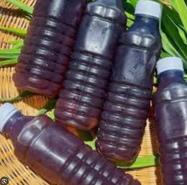 Nước uống thanh nhiệt có tác dụng giúp làm mát, thanh lọc cơ thể, thích hợp dùng trong những ngày nắng nóng.