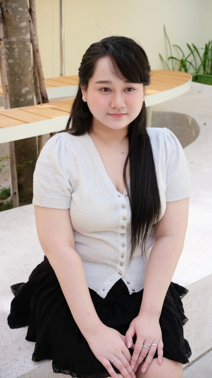 Nữ diễn viên từng có lúc nặng đỉnh điểm hơn 80 kg, đối mặt với nhiều thay đổi của cơ thể cả về tinh thần lẫn thể chất.