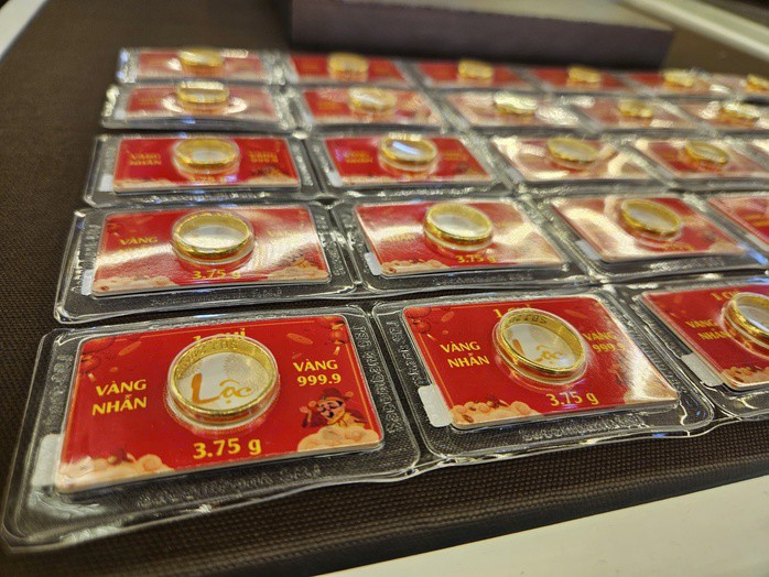 Giá vàng trong nước giảm vào cuối ngày