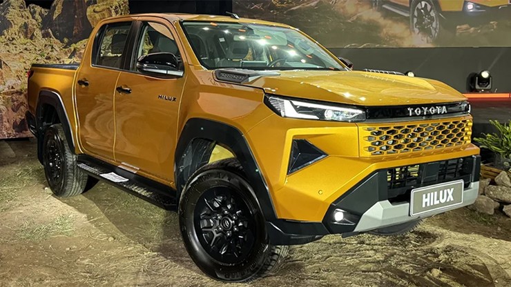 Doanh số&nbsp;xe bán tải Hilux đã bị ảnh hưởng bởi quy định mới.