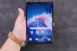 Tháo rời smartphone màn hình cuộn của LG chưa từng được lên kệ