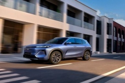 Không lo trạm sạc, chẳng ngại giá xăng: Geely EX5 EM-i định nghĩa lại khái niệm “vua tiết kiệm”