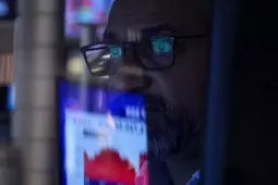 Ông Trump ra tối hậu thư cho Tehran: Kinh tế toàn cầu 'nín thở' chờ phút 89