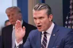 Nghị sĩ Dân chủ kiến nghị luận tội Bộ trưởng Chiến tranh Hegseth