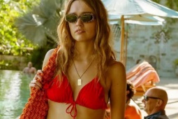 Nữ diễn viên phim Sex Education nổi tiếng chỉ sau một đêm