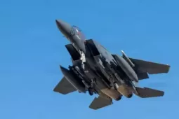 Hé lộ vũ khí khiến F-15 của Mỹ rơi trên bầu trời Iran