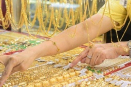 Chốt giá vàng hôm nay ngày 7/4 đồng loạt giảm mạnh