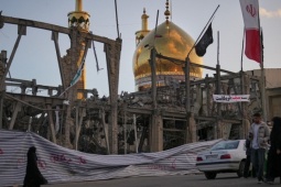 Phóng viên Mỹ kể chuyến đi 12 giờ lái xe xuyên Iran