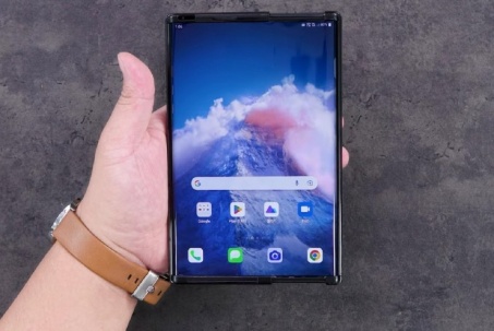 Tháo rời smartphone màn hình cuộn của LG chưa từng được lên kệ