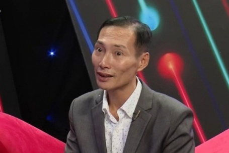 Được mai mối với mẹ đơn thân, ‘trai tân U50’ quyết không đặt tay vào nút bấm