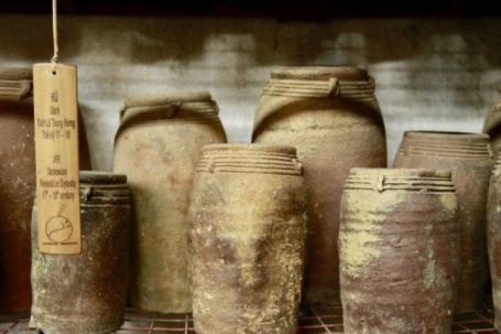 Lộ diện cổ vật gốm nghìn năm dưới đáy sông Hương