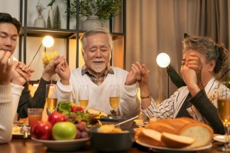 Tuổi thọ dài hay ngắn, nhìn cách ăn là biết: 3 nguyên tắc vàng trong cách ăn của người trường thọ