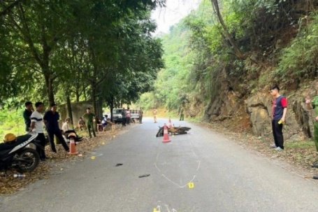 Tạm giữ thanh niên vi phạm nồng độ cồn, lái xe máy kẹp 3 tông gãy chân CSGT