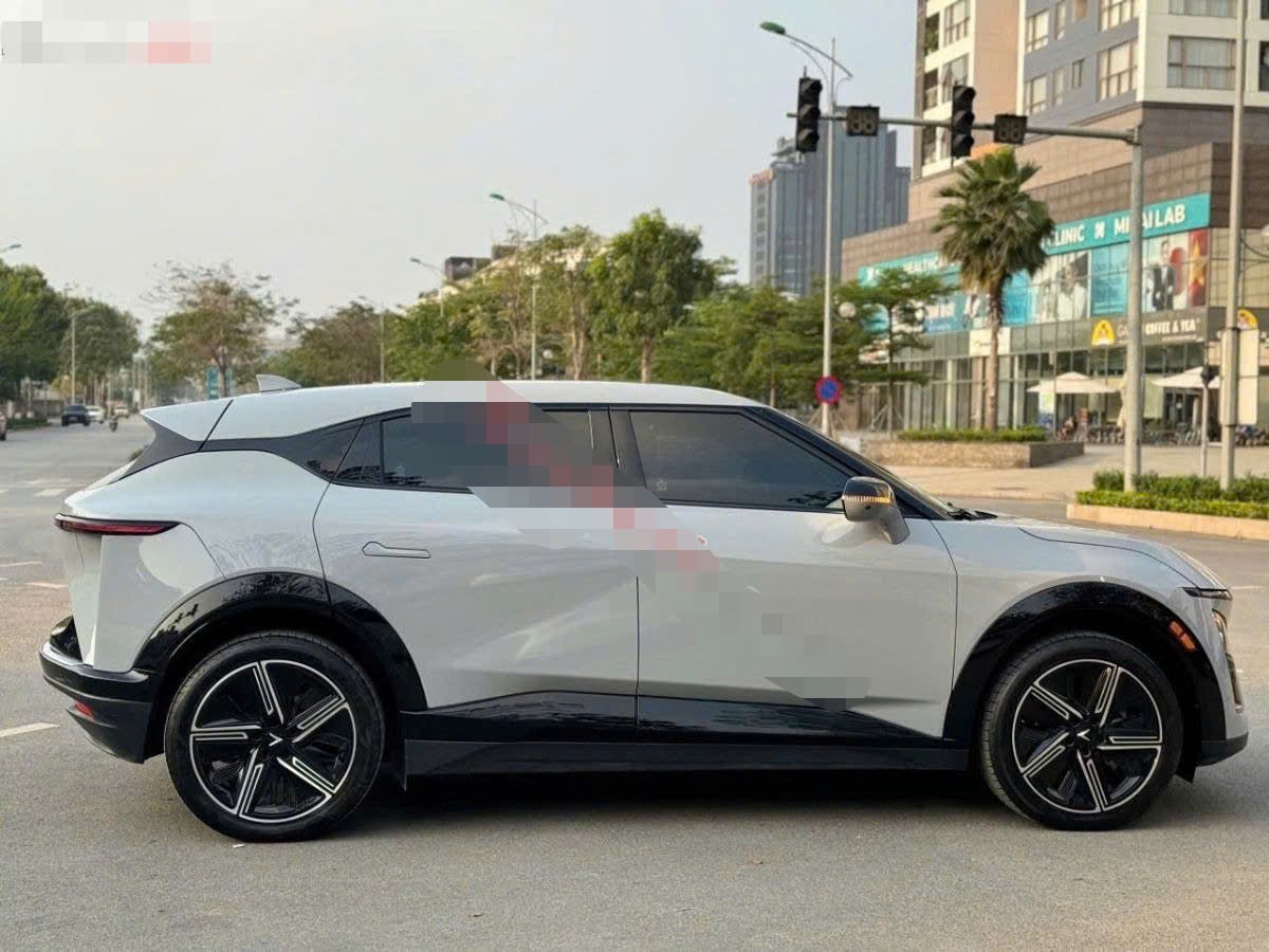 Ảnh thực tế một chiếc Vinfast VF 7 đang được rao bán.