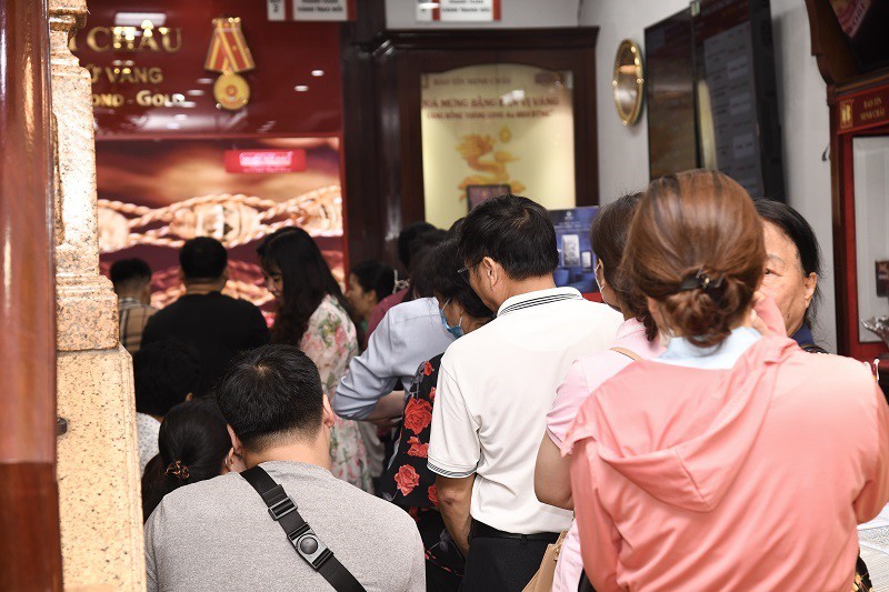 Việc mua bán vẫn diễn ra bình thường.