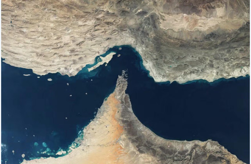 Israel tấn công đường sắt và cầu ở Tehran - 5