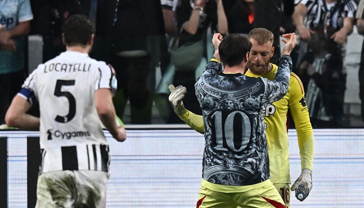 Thủ môn&nbsp;vào sân thay người Di Gregorio tỏa sáng với&nbsp;pha cứu thua kép xuất sắc cho Juventus