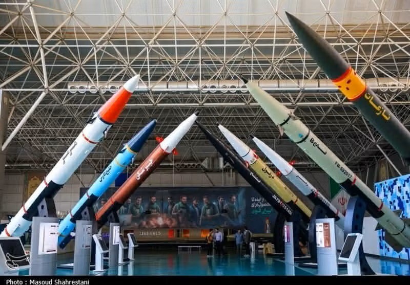 Các mô hình tên lửa của Iran. Ảnh: Tasnim.
