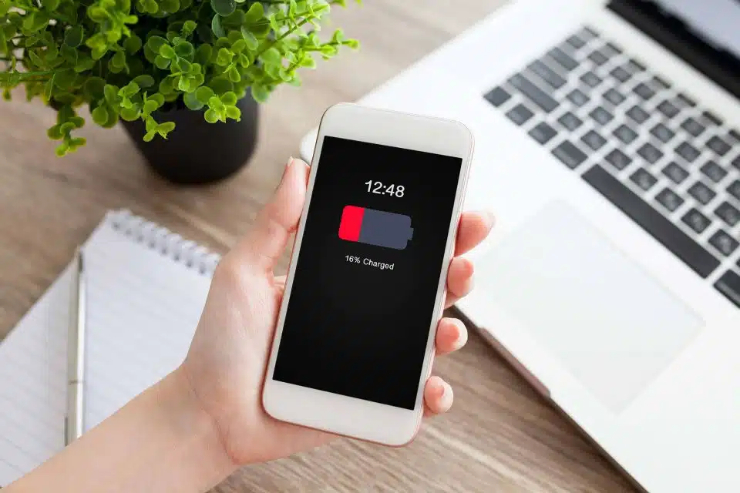 Pin điện thoại vì sao sụt nhanh hơn khi trời lạnh?