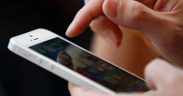 Vì sao điện thoại đôi lúc "rung trong túi quần", nhưng lấy ra lại chẳng có gì?