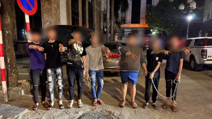 Các đối tượng tại hiện trường