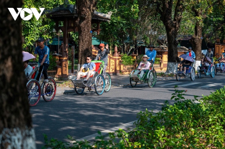 Với điều kiện thời tiết dễ chịu, Huế trở thành điểm đến hoàn hảo cho những hành trình nghỉ dưỡng, trải nghiệm và khám phá theo một nhịp điệu chậm rãi, sâu lắng.