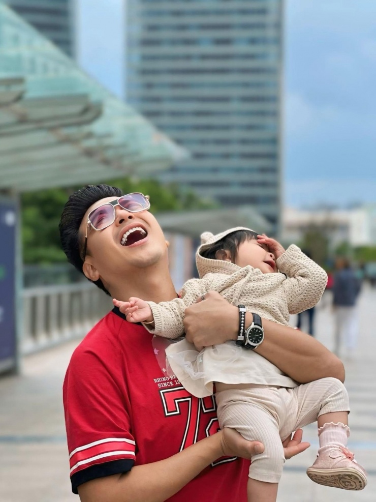 Ảnh sao 8/4: Thanh Mai thăm biệt thự 1.000 m2 của Giáng My - 5