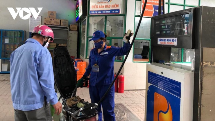 Giá xăng dầu hôm nay 8/4: Giá dầu thế giới giảm mạnh - 2