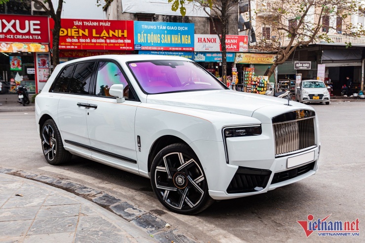 Xe siêu sang Rolls-Royce 40 tỷ của đại gia Sài Gòn gắn biển đấu giá 395 triệu - 2