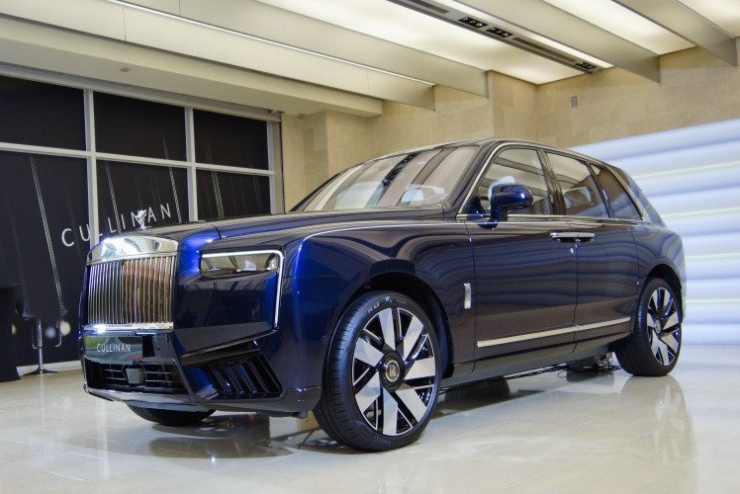 Xe siêu sang Rolls-Royce 40 tỷ của đại gia Sài Gòn gắn biển đấu giá 395 triệu - 4