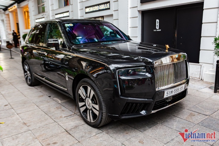 Xe siêu sang Rolls-Royce 40 tỷ của đại gia Sài Gòn gắn biển đấu giá 395 triệu - 11