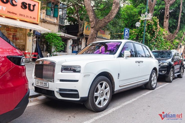 Xe siêu sang Rolls-Royce 40 tỷ của đại gia Sài Gòn gắn biển đấu giá 395 triệu - 10