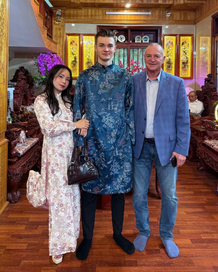 Hương bên chồng và bố chồng&nbsp;