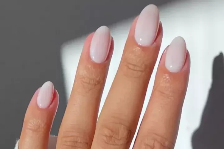 Những kiểu nail cổ điển, tinh tế dành cho các cô nàng thích để móng tay ngắn