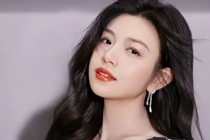 Nghệ sĩ bán hàng giả, xin lỗi thôi chưa đủ