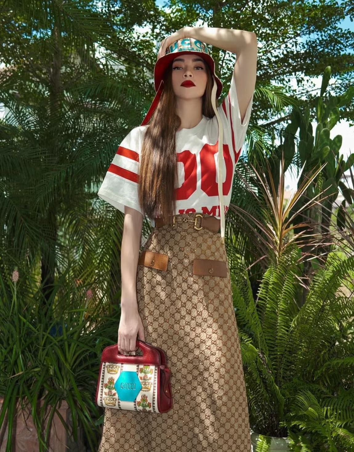 Nghệ sĩ Việt thanh lý tủ đồ.