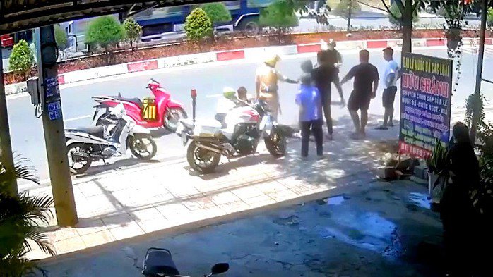 Công an Đồng Nai thông tin rõ sự thật về clip "CSGT chạy mô tô cầm gậy đuổi theo đánh người vi phạm” - 1
