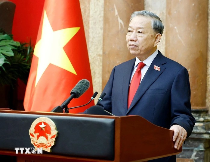 Tổng Bí thư, Chủ tịch nước Tô Lâm phát biểu chúc mừng và giao nhiệm vụ cho các thành viên Chính phủ nhiệm kỳ 2026 - 2031. Ảnh: TTXVN