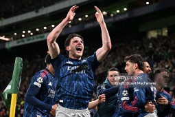 Arsenal "đặt một chân" vào bán kết Cúp C1: Raya tỏa sáng, Rice khẳng định tầm ảnh hưởng