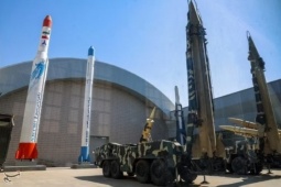 Iran tuyên bố ‘chiến thắng lịch sử’ trước Mỹ, công bố đề xuất 10 điểm