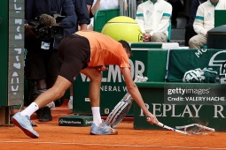 Nóng nhất thể thao tối 8/4: Medvedev "nổi điên" đập vợt trong trận thua trắng ở Monte Carlo